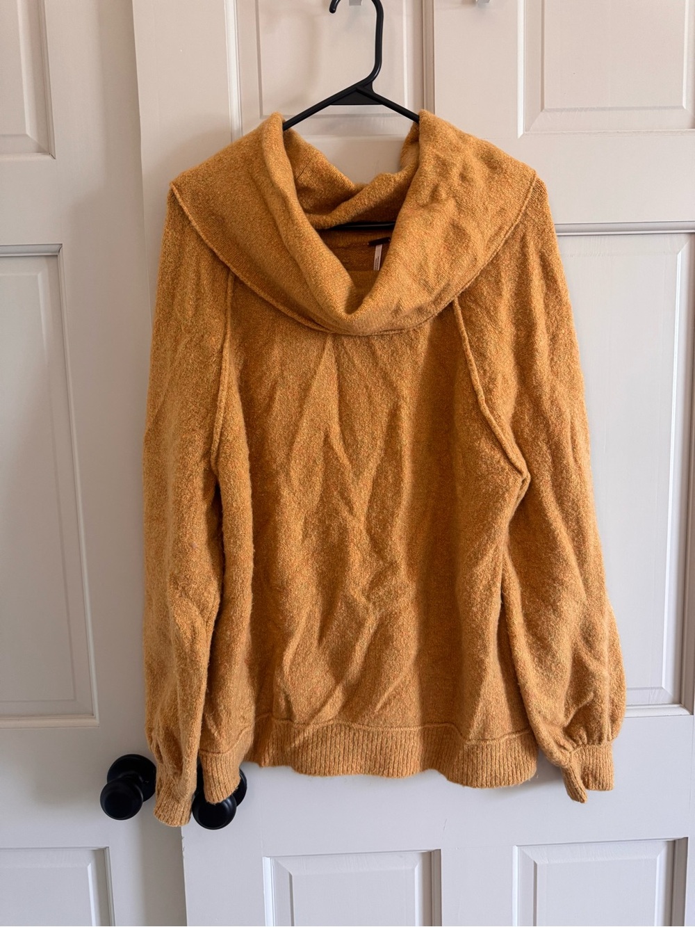 Free People Echo Beach sweater M